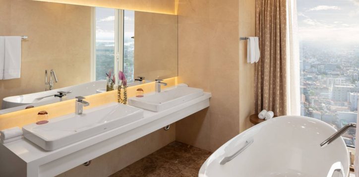 mercurehaiphong-9183_presidential-suite-bathroom-2